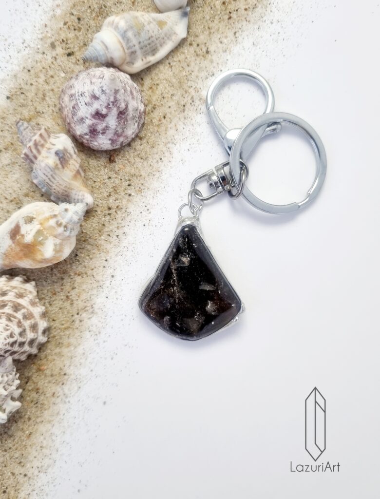 brelok z kwarcem dymnym