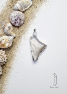 wisiory z kamieni naturalnych