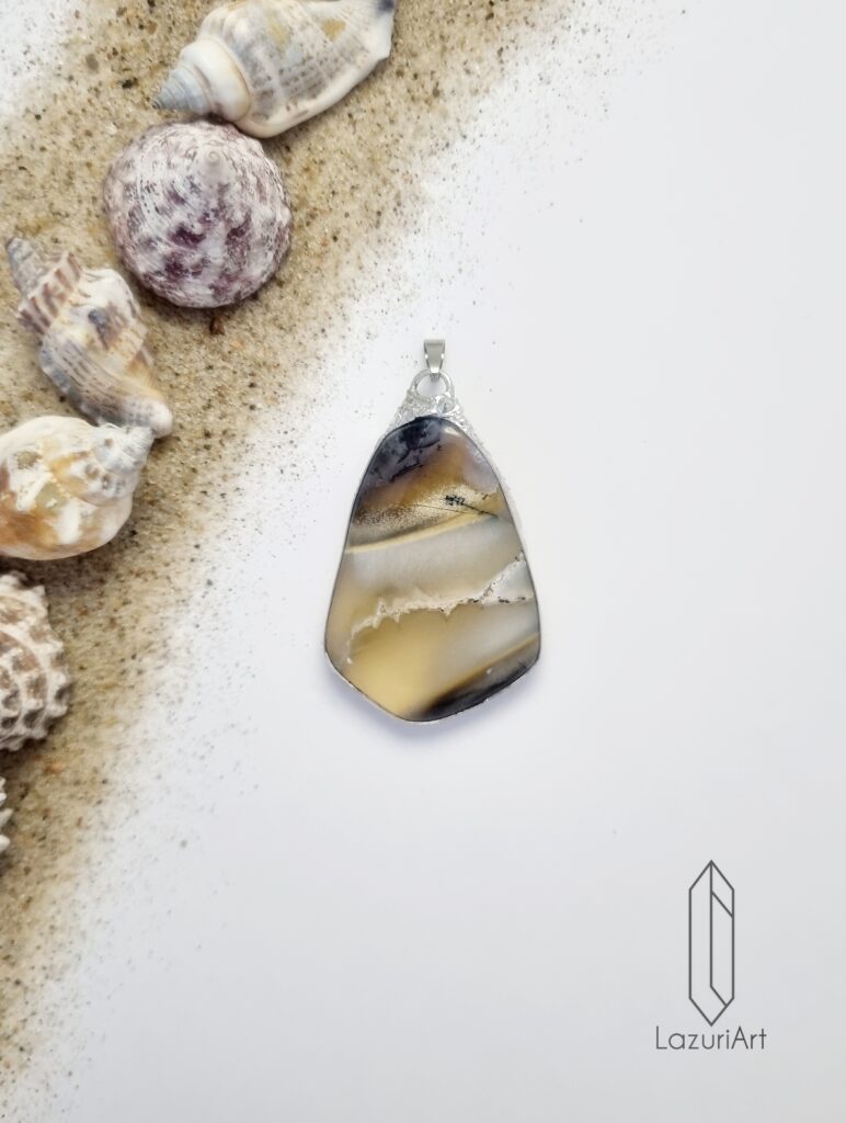 wisiory z kamieni naturalnych